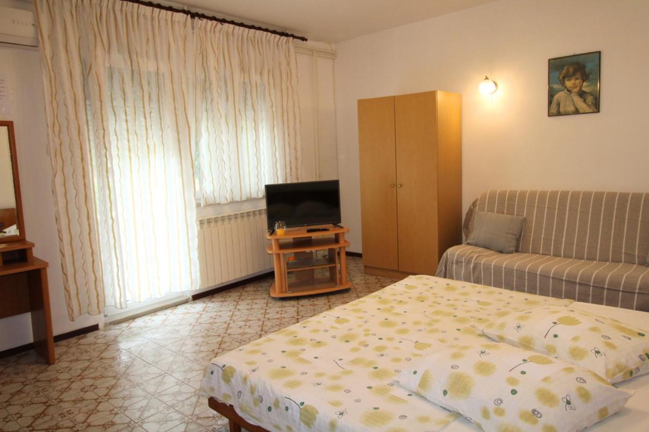 Apartment Valentina Ližnjan Εξωτερικό φωτογραφία