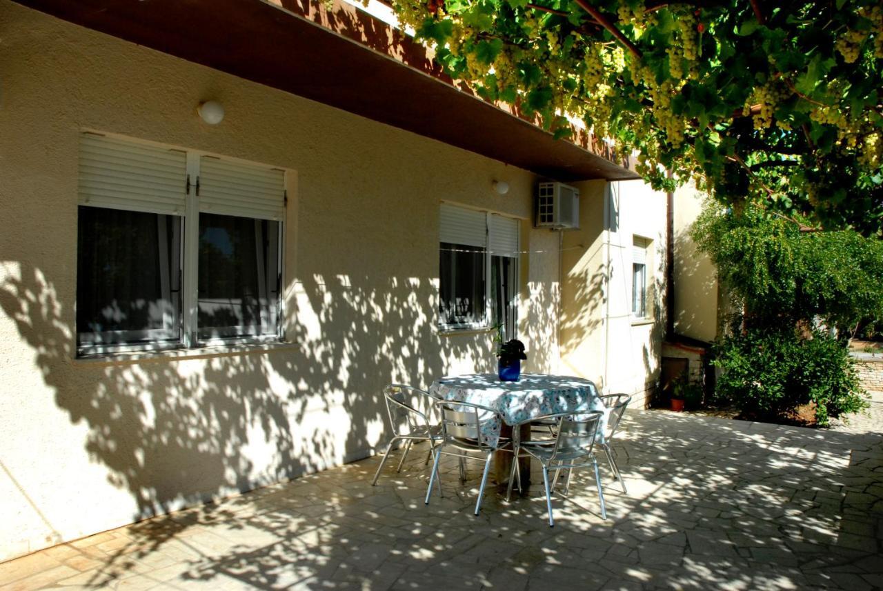 Apartment Valentina Ližnjan Εξωτερικό φωτογραφία